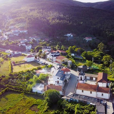 カストロ・ダイレ Vila Nazare Bed & Breakfast エクステリア 写真