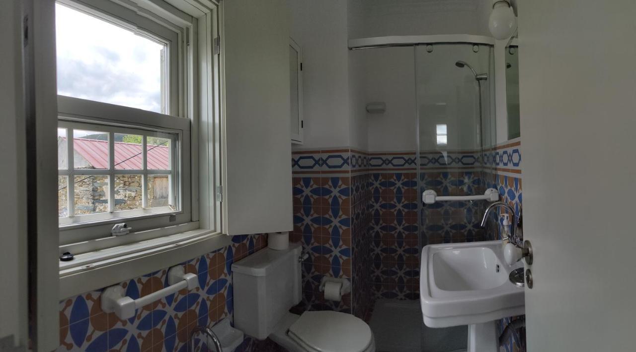 カストロ・ダイレ Vila Nazare Bed & Breakfast エクステリア 写真