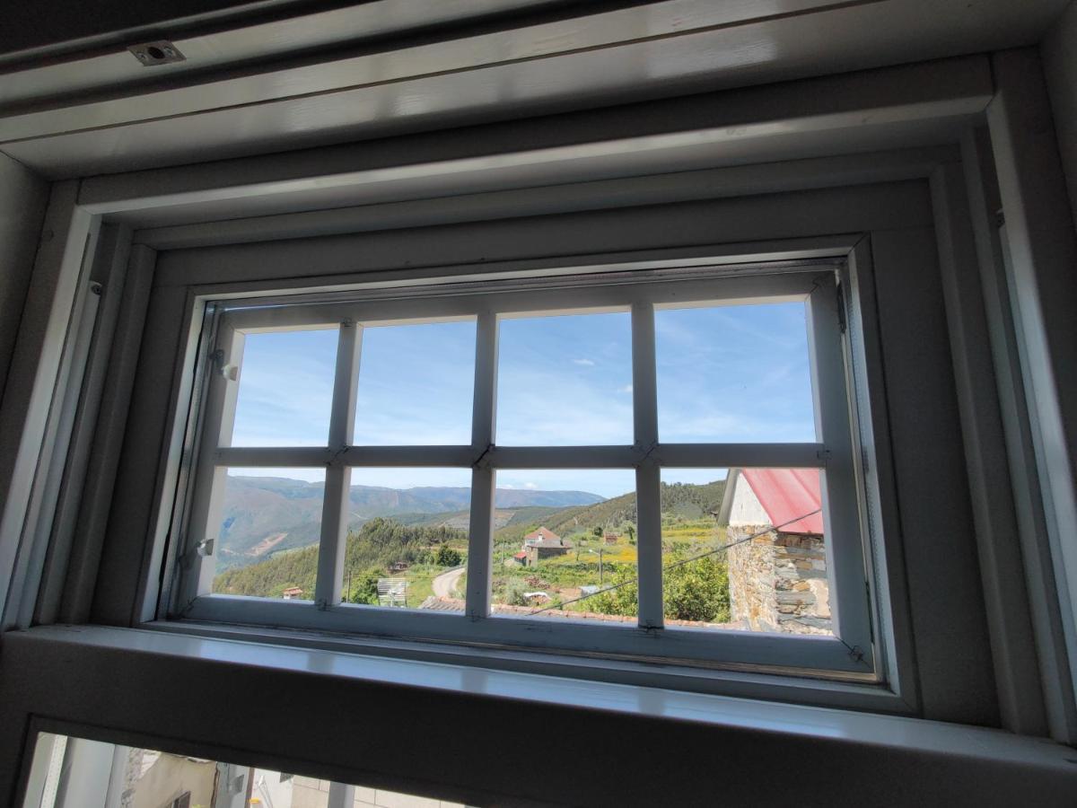 カストロ・ダイレ Vila Nazare Bed & Breakfast エクステリア 写真