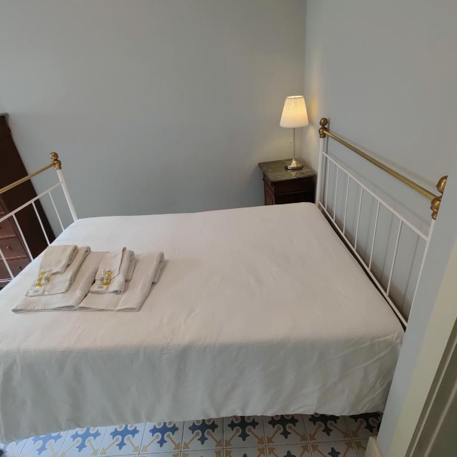 カストロ・ダイレ Vila Nazare Bed & Breakfast エクステリア 写真