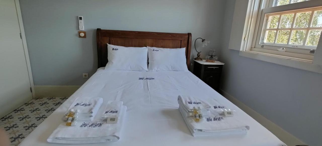 カストロ・ダイレ Vila Nazare Bed & Breakfast エクステリア 写真