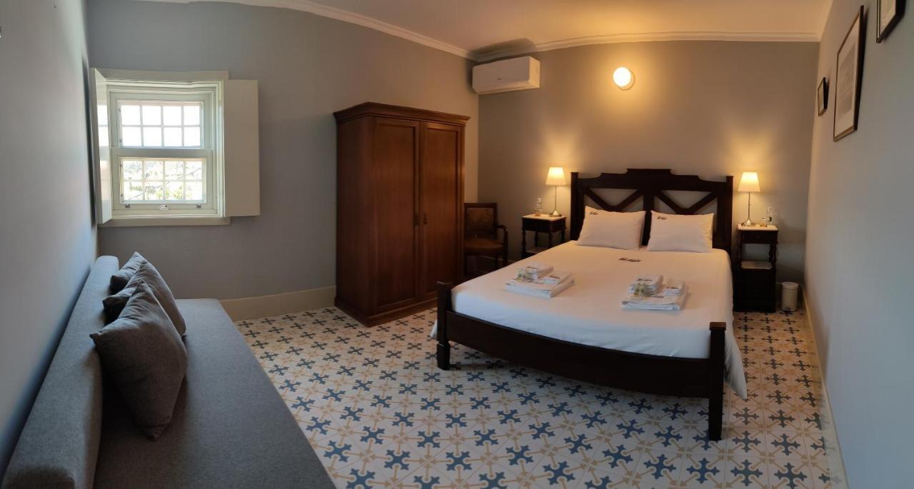 カストロ・ダイレ Vila Nazare Bed & Breakfast エクステリア 写真