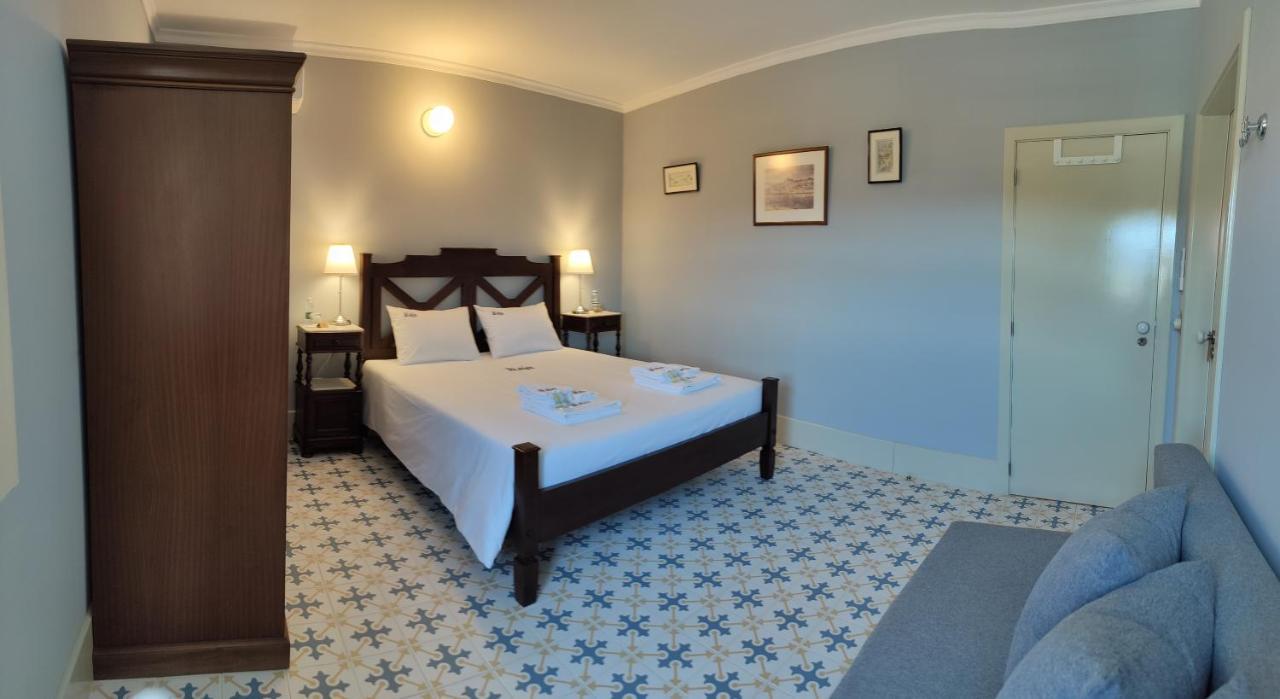 カストロ・ダイレ Vila Nazare Bed & Breakfast エクステリア 写真