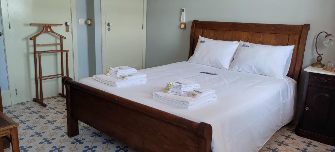 カストロ・ダイレ Vila Nazare Bed & Breakfast エクステリア 写真
