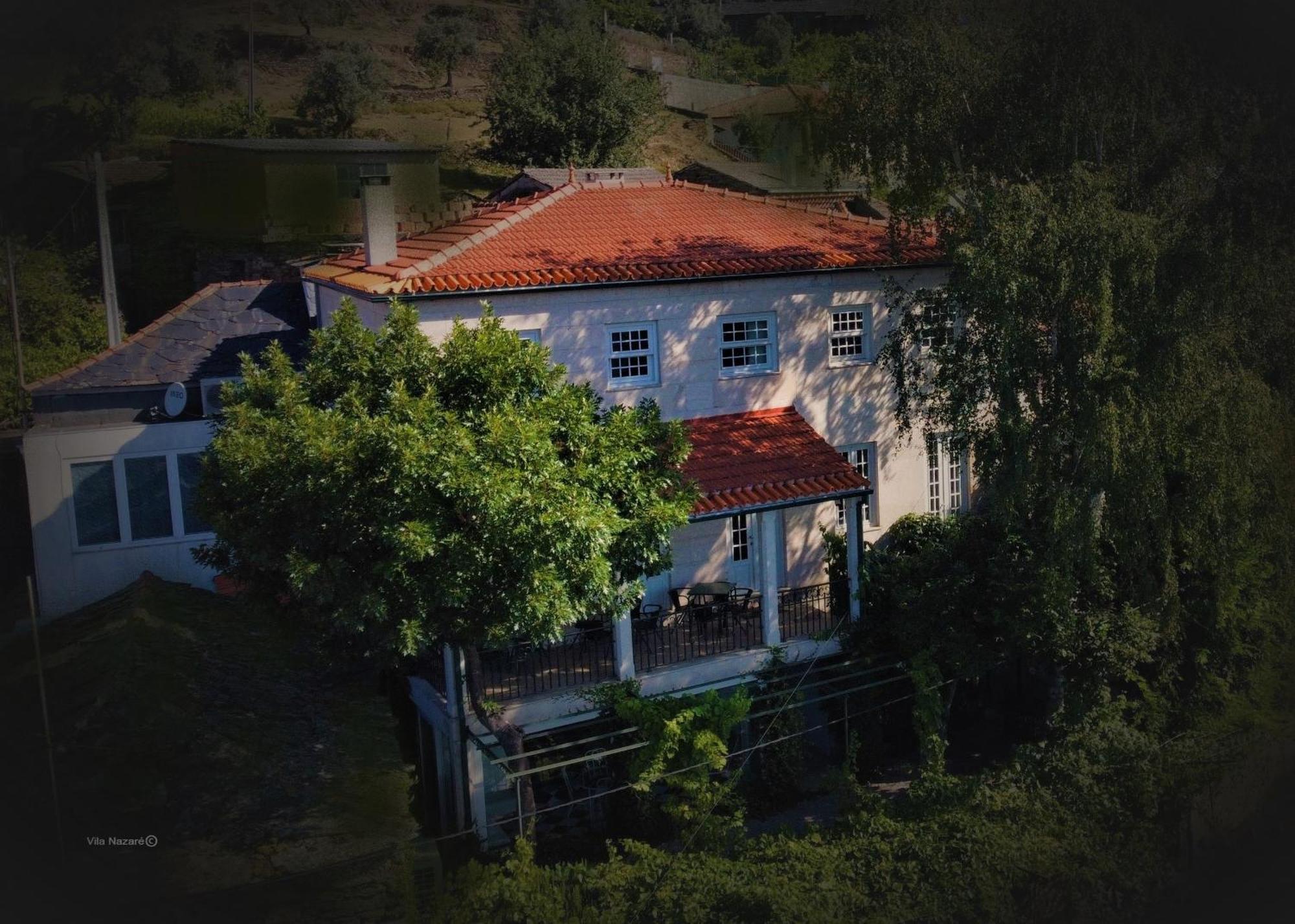 カストロ・ダイレ Vila Nazare Bed & Breakfast エクステリア 写真