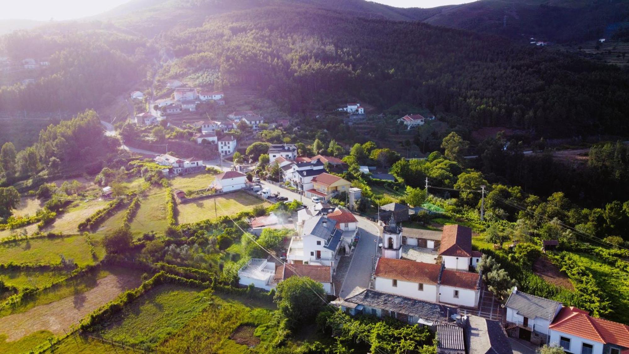 カストロ・ダイレ Vila Nazare Bed & Breakfast エクステリア 写真